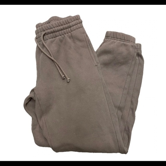 Aritzia Pants - Aritzia TNA cozy fleece boyfriend slim fit sweatpants in GD taupe